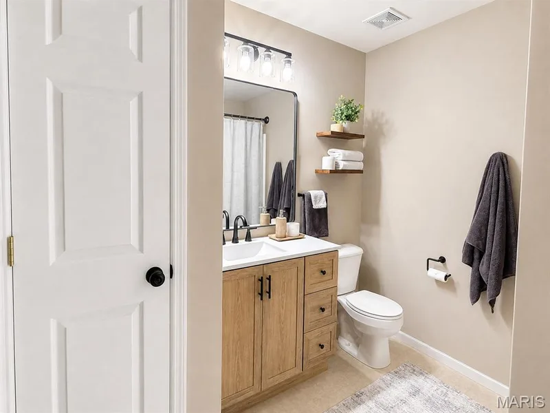 410 Montclair Tower Drive, St Charles, MO 63303 — listing photo 39 of 58