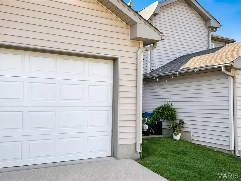 410 Montclair Tower Drive, St Charles, MO 63303 — listing photo 57 of 58