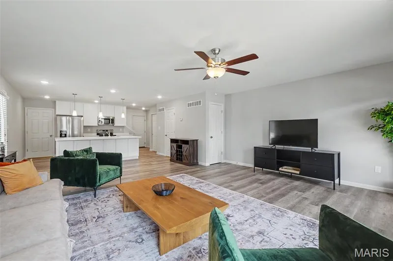 3096 Pirogue Street, St Charles, MO 63301 — listing photo 5 of 40