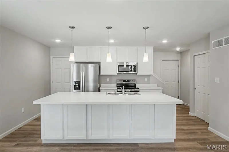 3096 Pirogue Street, St Charles, MO 63301 — listing photo 6 of 40