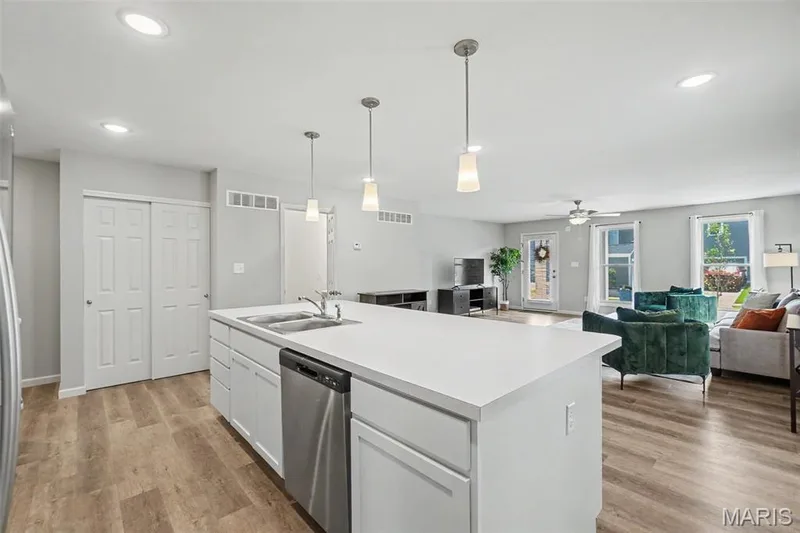 3096 Pirogue Street, St Charles, MO 63301 — listing photo 9 of 40