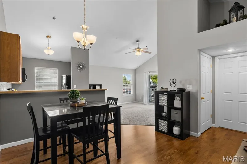 734 Saravalle Drive, St Peters, MO 63376 — listing photo 3 of 27
