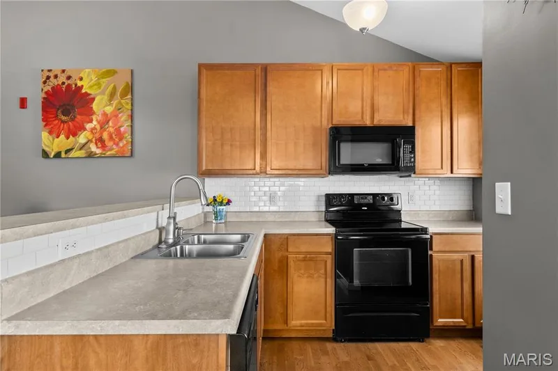 734 Saravalle Drive, St Peters, MO 63376 — listing photo 12 of 27