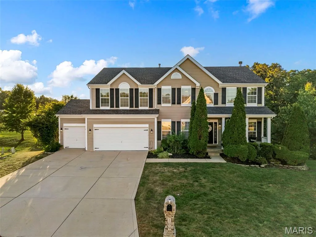 109 Crimson Oaks Court, Lake St. Louis, MO 63367 — listing photo 1 of 76