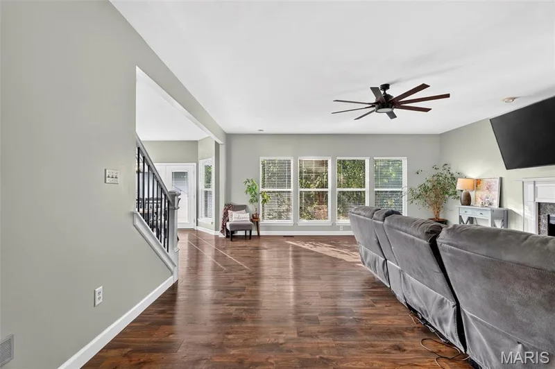 109 Crimson Oaks Court, Lake St. Louis, MO 63367 — listing photo 10 of 76