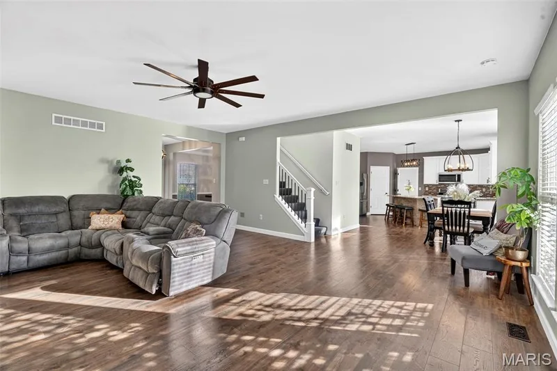 109 Crimson Oaks Court, Lake St. Louis, MO 63367 — listing photo 13 of 76