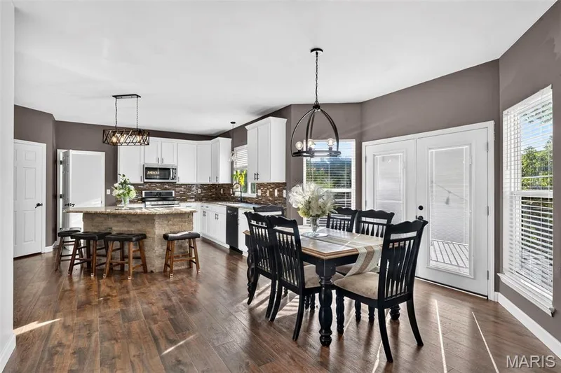 109 Crimson Oaks Court, Lake St. Louis, MO 63367 — listing photo 15 of 76