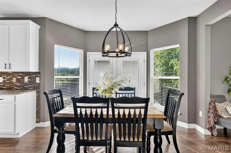 109 Crimson Oaks Court, Lake St. Louis, MO 63367 — listing photo 16 of 76