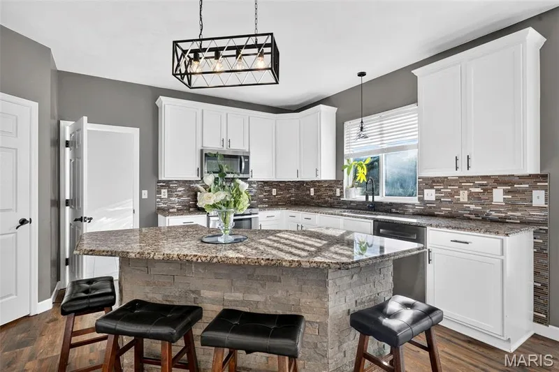 109 Crimson Oaks Court, Lake St. Louis, MO 63367 — listing photo 18 of 76