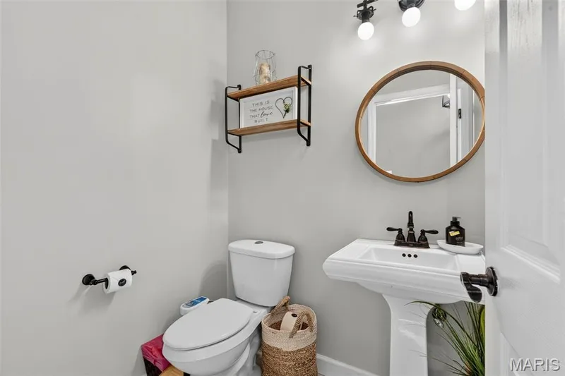 109 Crimson Oaks Court, Lake St. Louis, MO 63367 — listing photo 24 of 76
