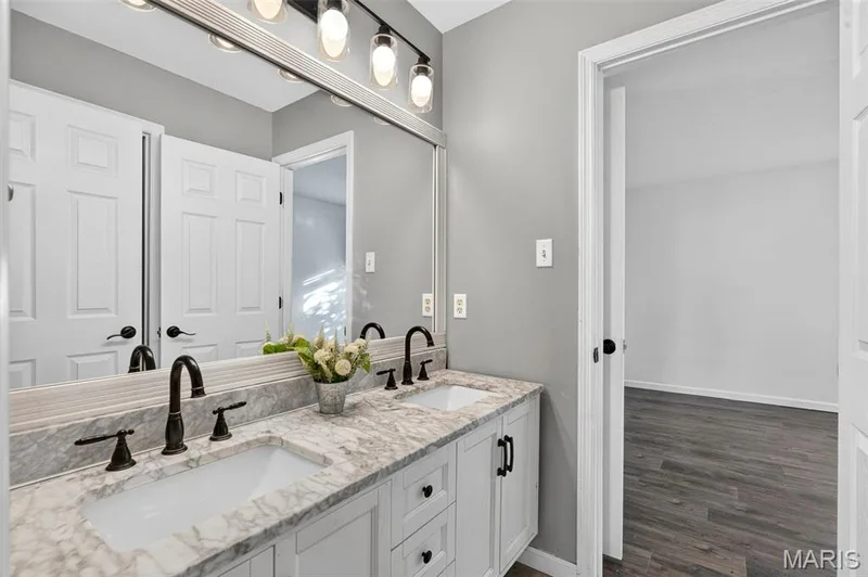 109 Crimson Oaks Court, Lake St. Louis, MO 63367 — listing photo 33 of 76