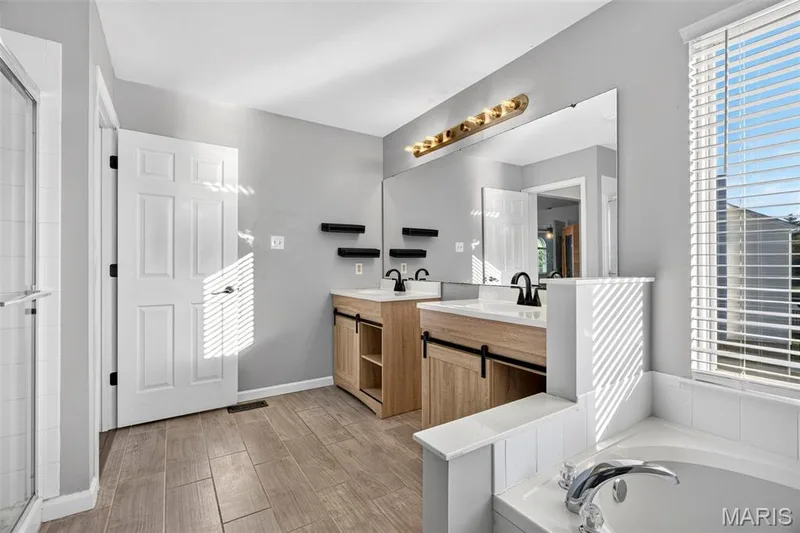 109 Crimson Oaks Court, Lake St. Louis, MO 63367 — listing photo 48 of 76