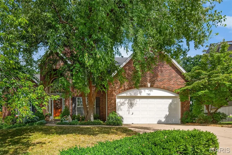Quiet street, private backyard, but close to highway 70 and O'Fallon amenities — 730 Longfellow Circle, O'Fallon, MO 63366