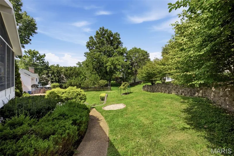 391 S Greentrails Drive, Chesterfield, MO 63017 — listing photo 32 of 36