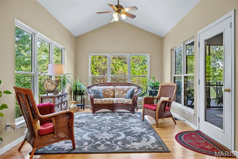 17835 Westhampton Woods Drive, Chesterfield, MO 63005 — listing photo 14 of 37