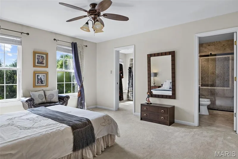 17835 Westhampton Woods Drive, Chesterfield, MO 63005 — listing photo 22 of 37