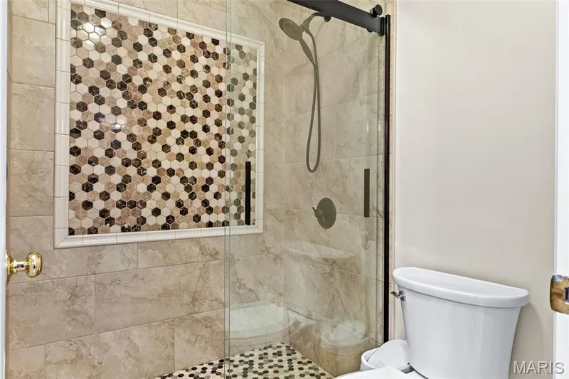17835 Westhampton Woods Drive, Chesterfield, MO 63005 — listing photo 27 of 37