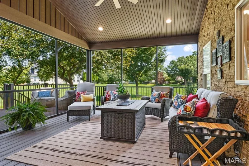 17835 Westhampton Woods Drive, Chesterfield, MO 63005 — listing photo 29 of 37