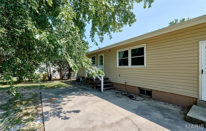 318 Capri Drive, O'Fallon, MO 63366 — listing photo 27 of 28