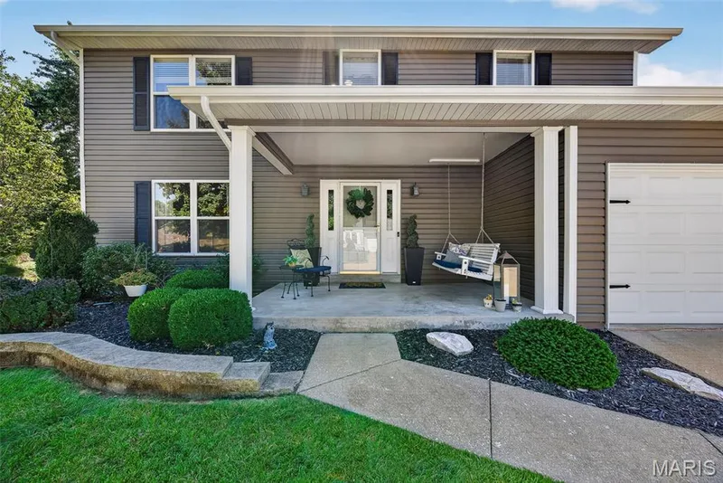2001 Coreywood Drive, St Charles, MO 63303 — listing photo 3 of 70