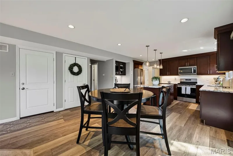 2001 Coreywood Drive, St Charles, MO 63303 — listing photo 12 of 70
