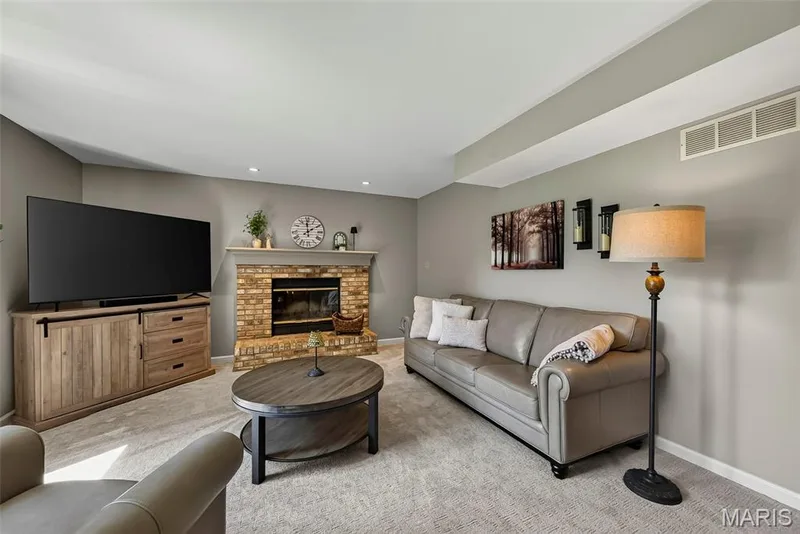 2001 Coreywood Drive, St Charles, MO 63303 — listing photo 25 of 70