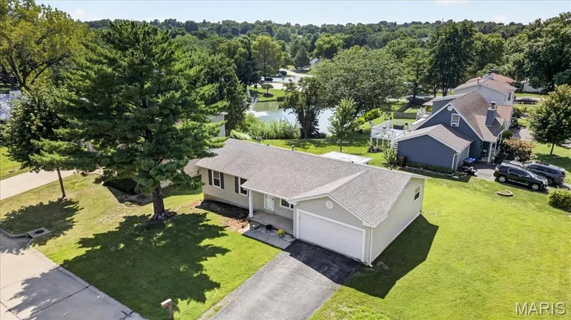 1 Hollow Tree Court, St Peters, MO 63376 — listing photo 2 of 26