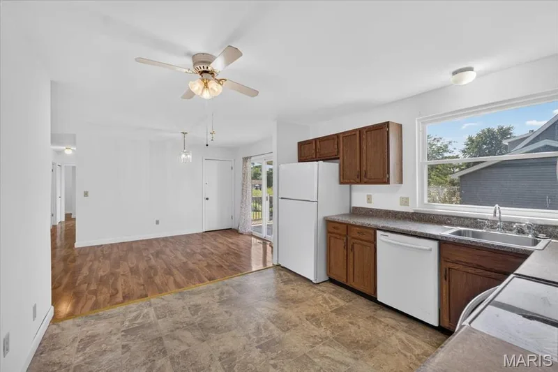 1 Hollow Tree Court, St Peters, MO 63376 — listing photo 7 of 26