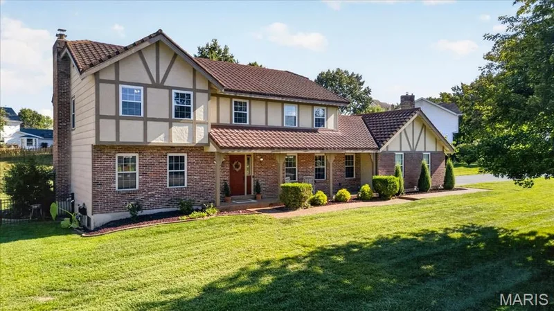 1627 Gettysburg Landing, St Charles, MO — listing photo 1