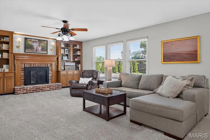 1627 Gettysburg Landing, St Charles, MO 63303 — listing photo 5 of 57