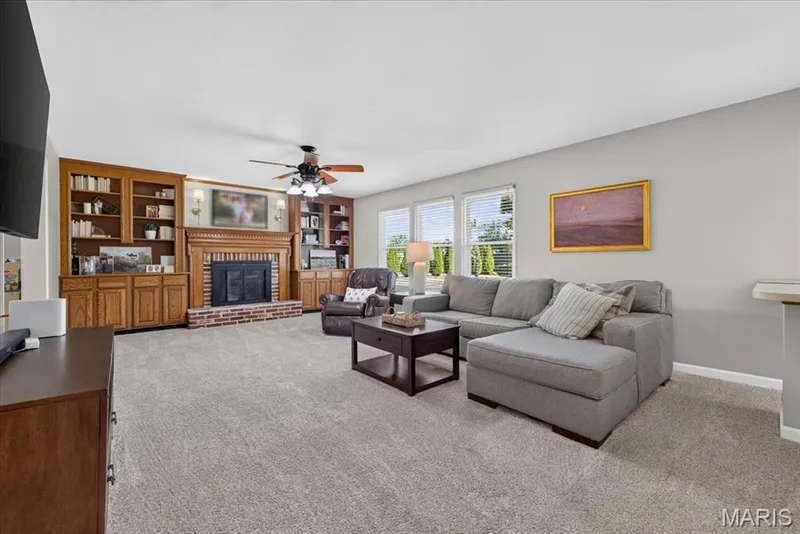 1627 Gettysburg Landing, St Charles, MO 63303 — listing photo 6 of 57
