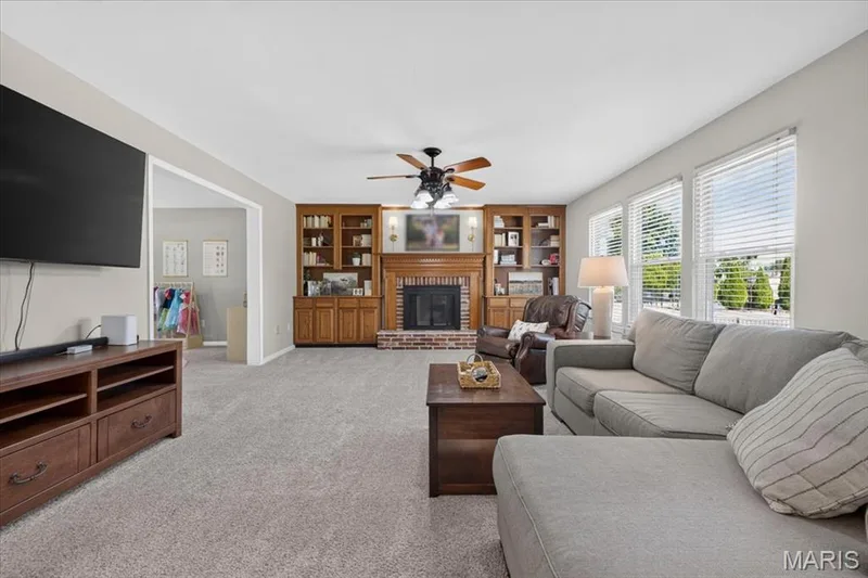 1627 Gettysburg Landing, St Charles, MO 63303 — listing photo 7 of 57
