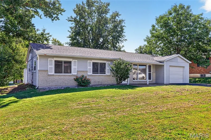206 Cordes Street, O'Fallon, MO 63366 — listing photo 2 of 37