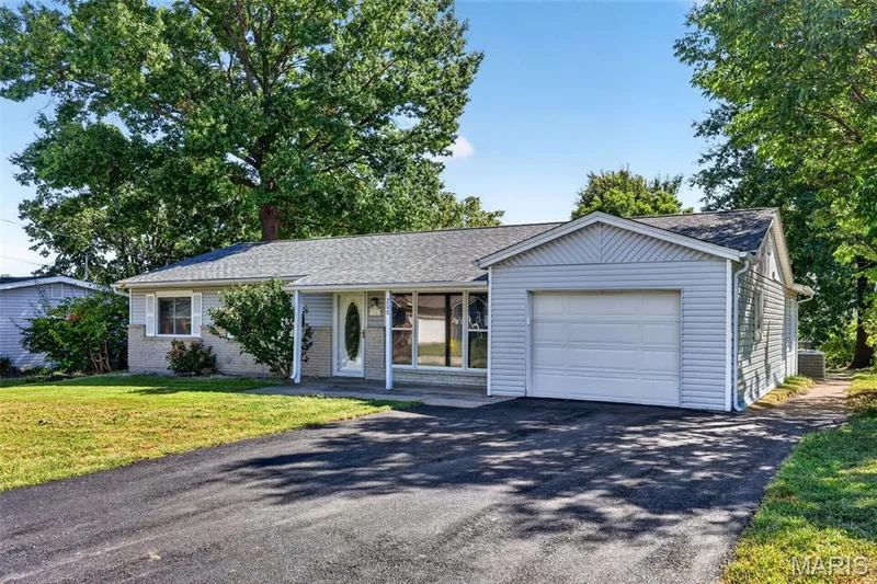 206 Cordes Street, O'Fallon, MO 63366 — listing photo 3 of 37