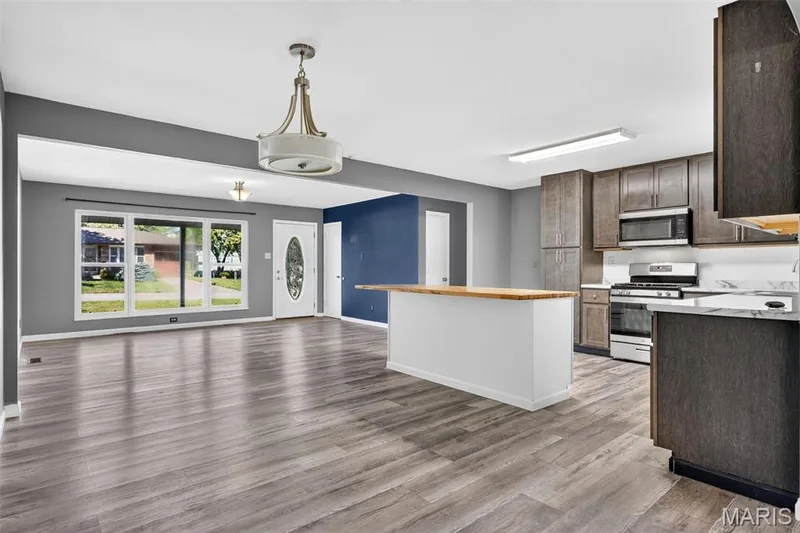 206 Cordes Street, O'Fallon, MO 63366 — listing photo 6 of 37
