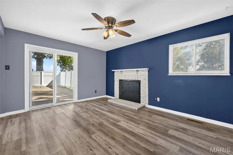 Heath Room — 206 Cordes Street, O'Fallon, MO 63366