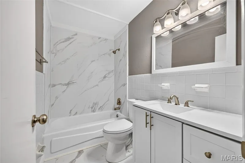 Updated Hall Bath — 206 Cordes Street, O'Fallon, MO 63366