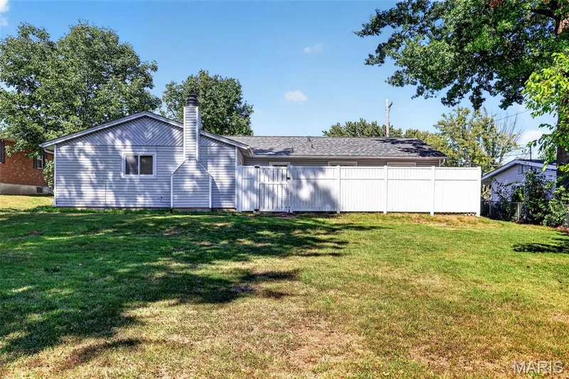 VERY large backyard - Perfect for large detached garage or shed. (w/city approval) — 206 Cordes Street, O'Fallon, MO 63366