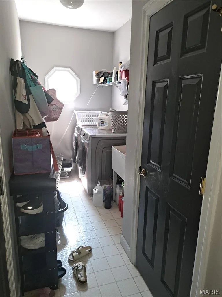 Main Floor Laundry — 14001 Eagle Manor Court, Chesterfield, MO 63017