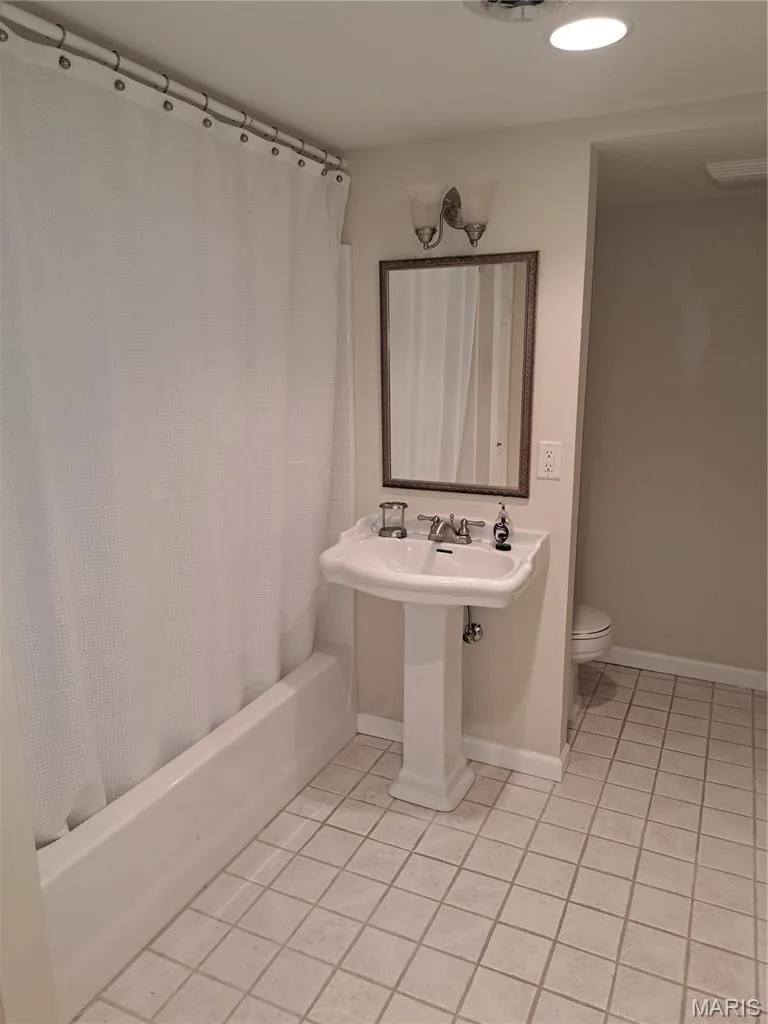 LL Full  bath — 14001 Eagle Manor Court, Chesterfield, MO 63017