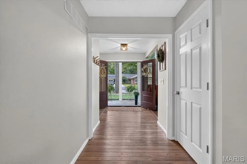 15250 Kingsman Circle, Chesterfield, MO 63017 — listing photo 11 of 55