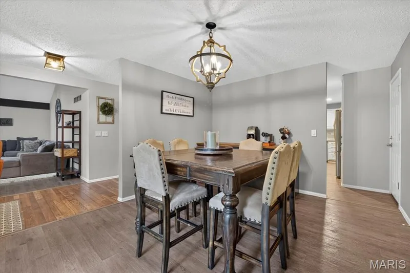 15250 Kingsman Circle, Chesterfield, MO 63017 — listing photo 16 of 55
