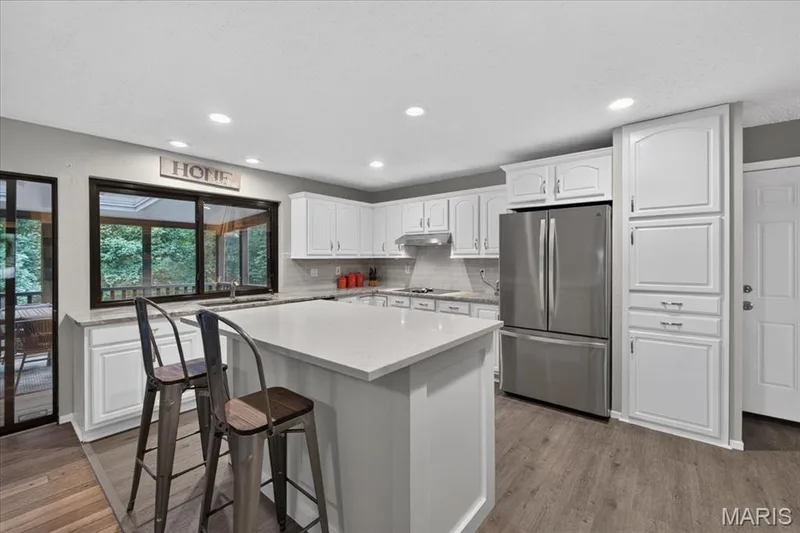 15250 Kingsman Circle, Chesterfield, MO 63017 — listing photo 18 of 55