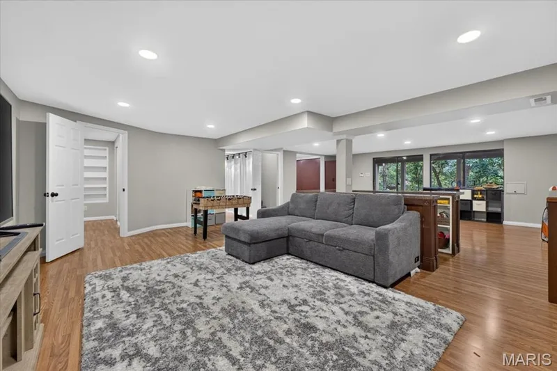 15250 Kingsman Circle, Chesterfield, MO 63017 — listing photo 4 of 55