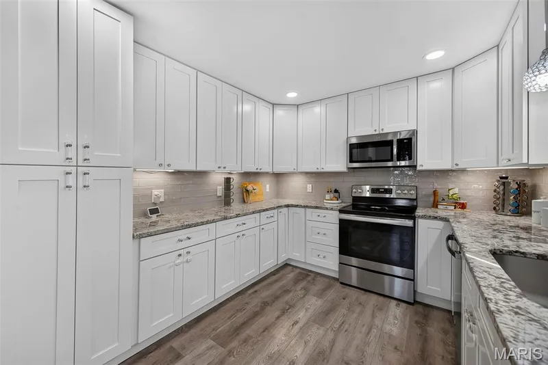 Great storage in the kitchen — 6 Potomac Court, St Charles, MO 63303