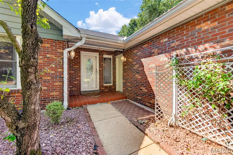 Front porch — 6 Potomac Court, St Charles, MO 63303