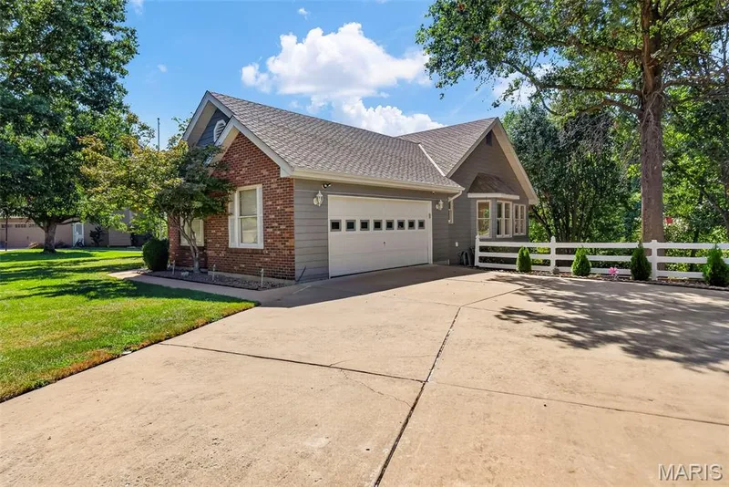 Side of house driveway — 6 Potomac Court, St Charles, MO 63303