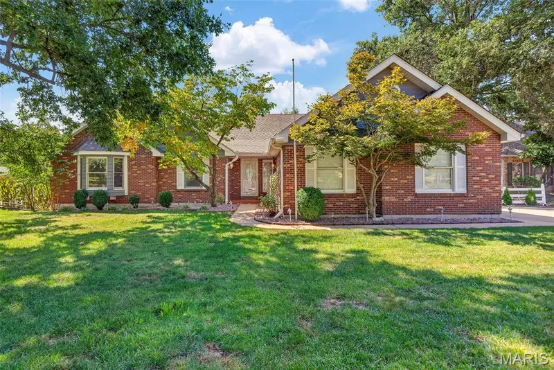 Don’t miss out on this gorgeous home,  schedule yourshowing today! — 6 Potomac Court, St Charles, MO 63303