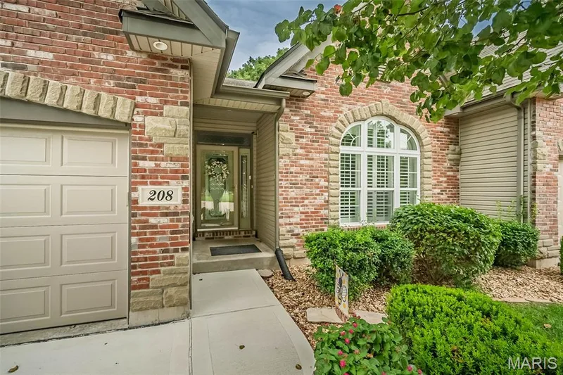 208 Strawberry Fields Court, St Peters, MO 63376 — listing photo 3 of 55