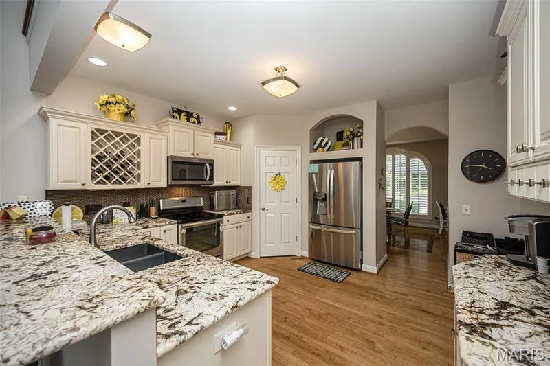 208 Strawberry Fields Court, St Peters, MO 63376 — listing photo 15 of 55